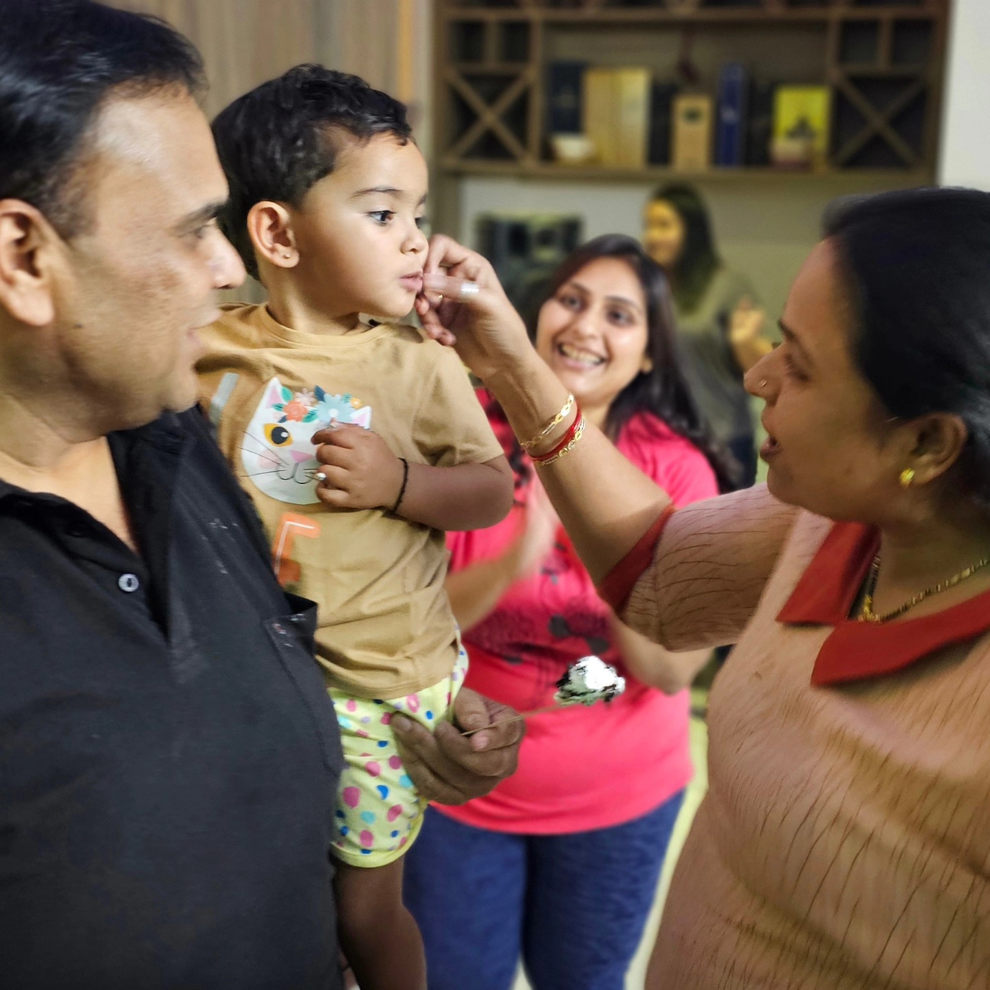 લાડલી ધારવી ને ૨ વર્ષની જન્મ દિવસની ખુબ ખુબ શુભેચ્છાઓ.